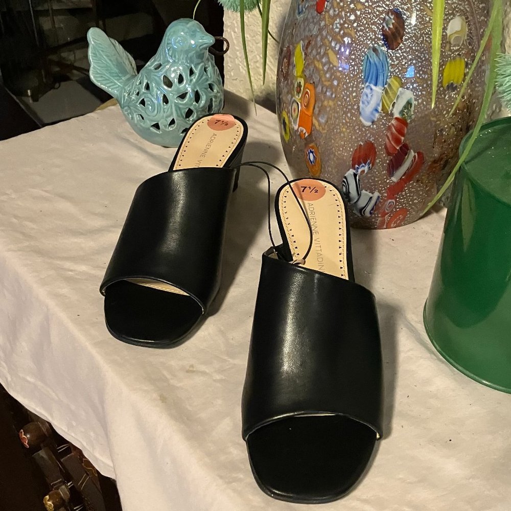 Cool mules! Adrienne Vittadini NWT size 7 1/2